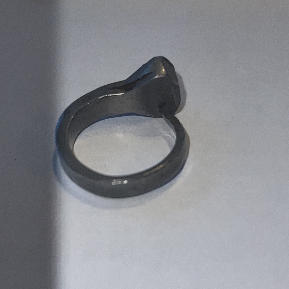 Metal Ring - Picture 4 of 11